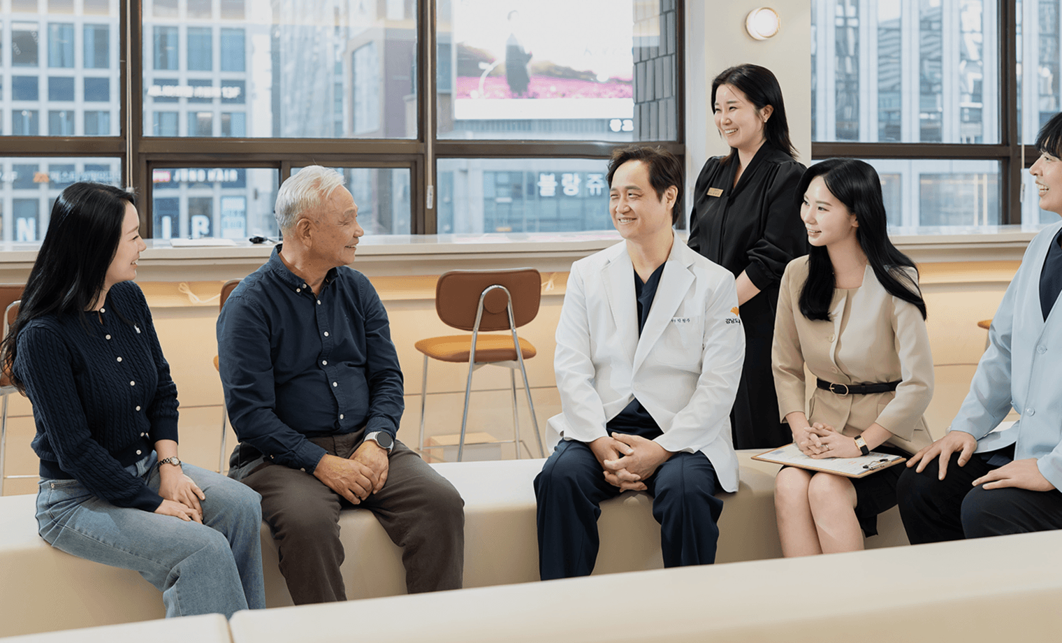 도쿄에서 만난 녹내장 진료의 가치, 그 깊이를 대한민국 강남에서 이어가겠습니다.